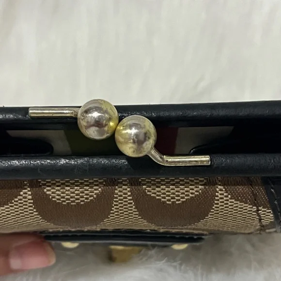 Coach vintage 65th anniversary wallet. - Picture 9 of 9